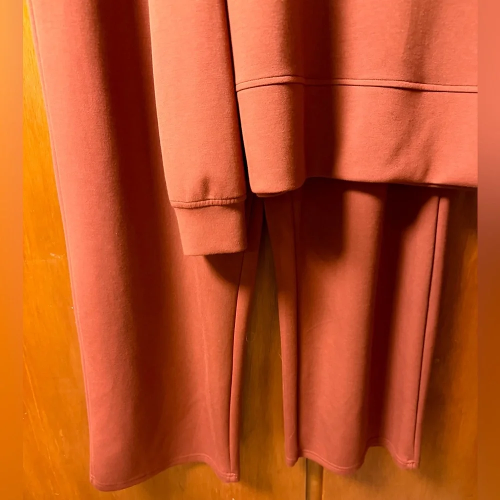 Cueply Two-Piece Matching Lounge Set - Picture 8 of 13